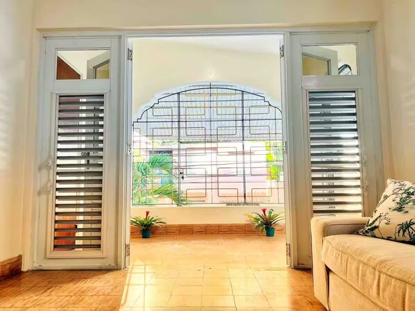 Interior - Spacious 7-Bedroom Property with WiFi, AC in beautiful San Juan (San Juan)