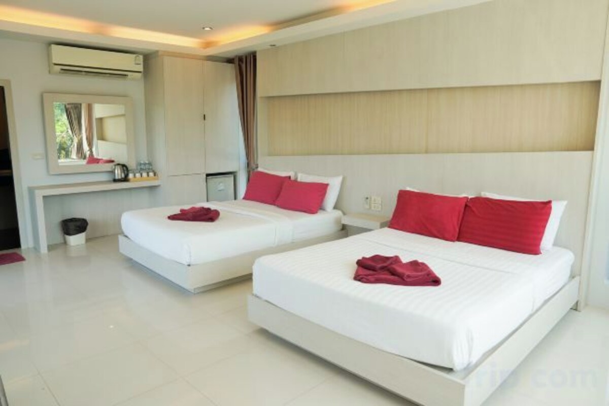 In-room safe, free WiFi