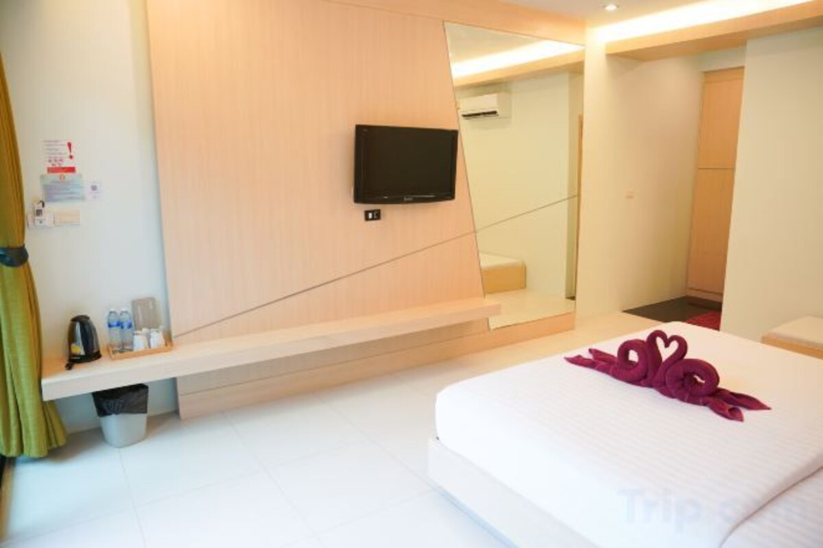 In-room safe, free WiFi