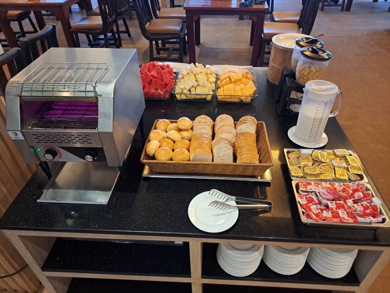 Free daily buffet breakfast