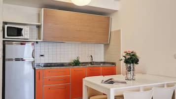 Apartment, 1 Bedroom, Terrace | Interior