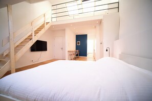 Duplex | 1 bedroom, blackout drapes, iron/ironing board, free WiFi - Smart appart - City center (Brussels)