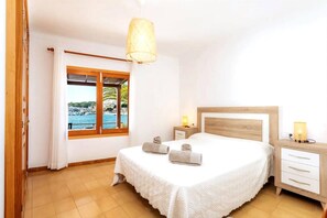 6 bedrooms, iron/ironing board, travel cot, free WiFi - Casa Michaela, House 5StarsHome Mallorca. (Porto Petro)