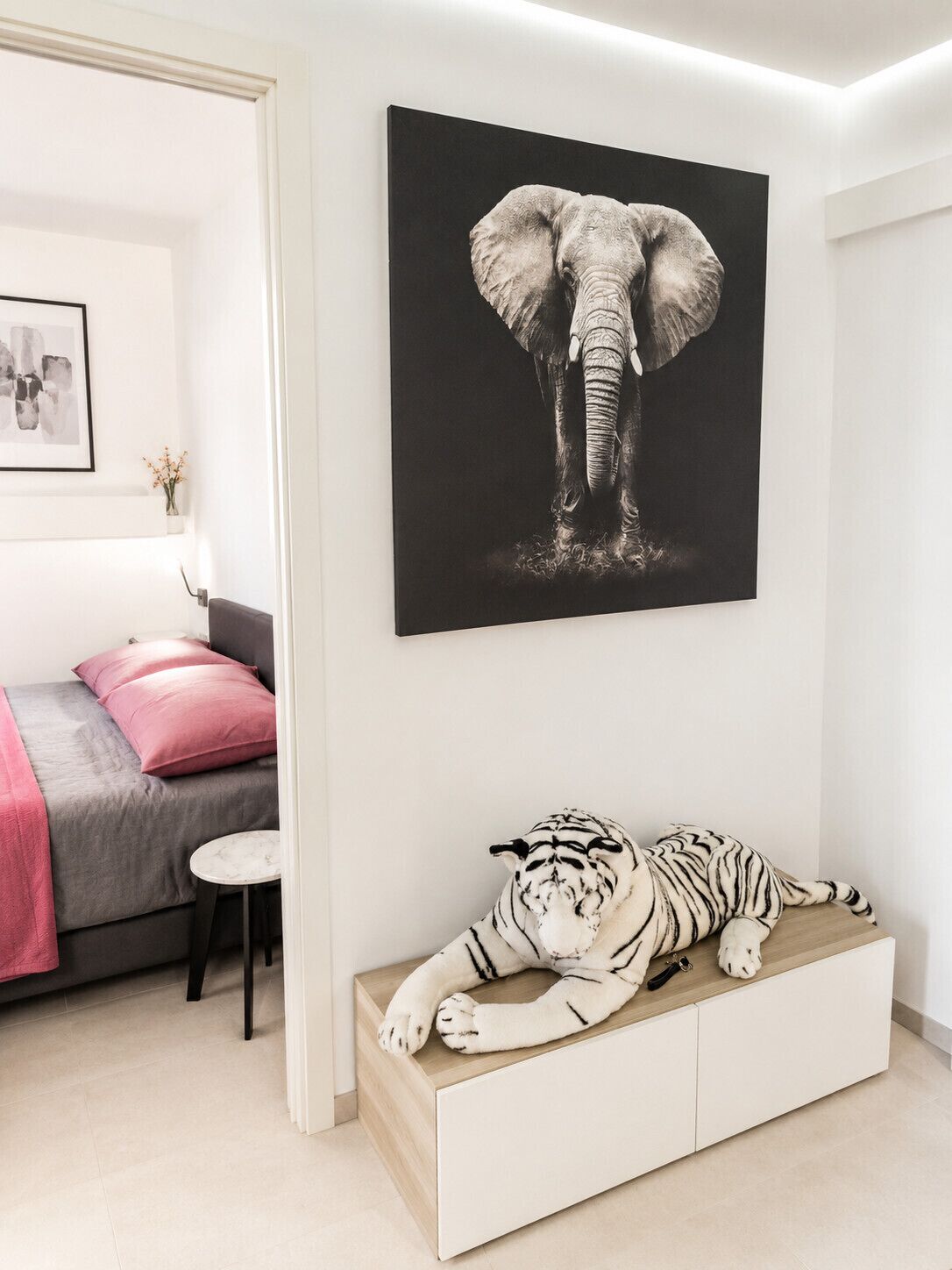 1 dormitorio, tabla de planchar con plancha, wifi y ropa de cama