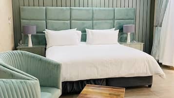 Quarto solteiro superluxo, sacada, vista para o jardim | Cofres nos quartos, cortinas blackout, ferros/tábuas de passar roupa