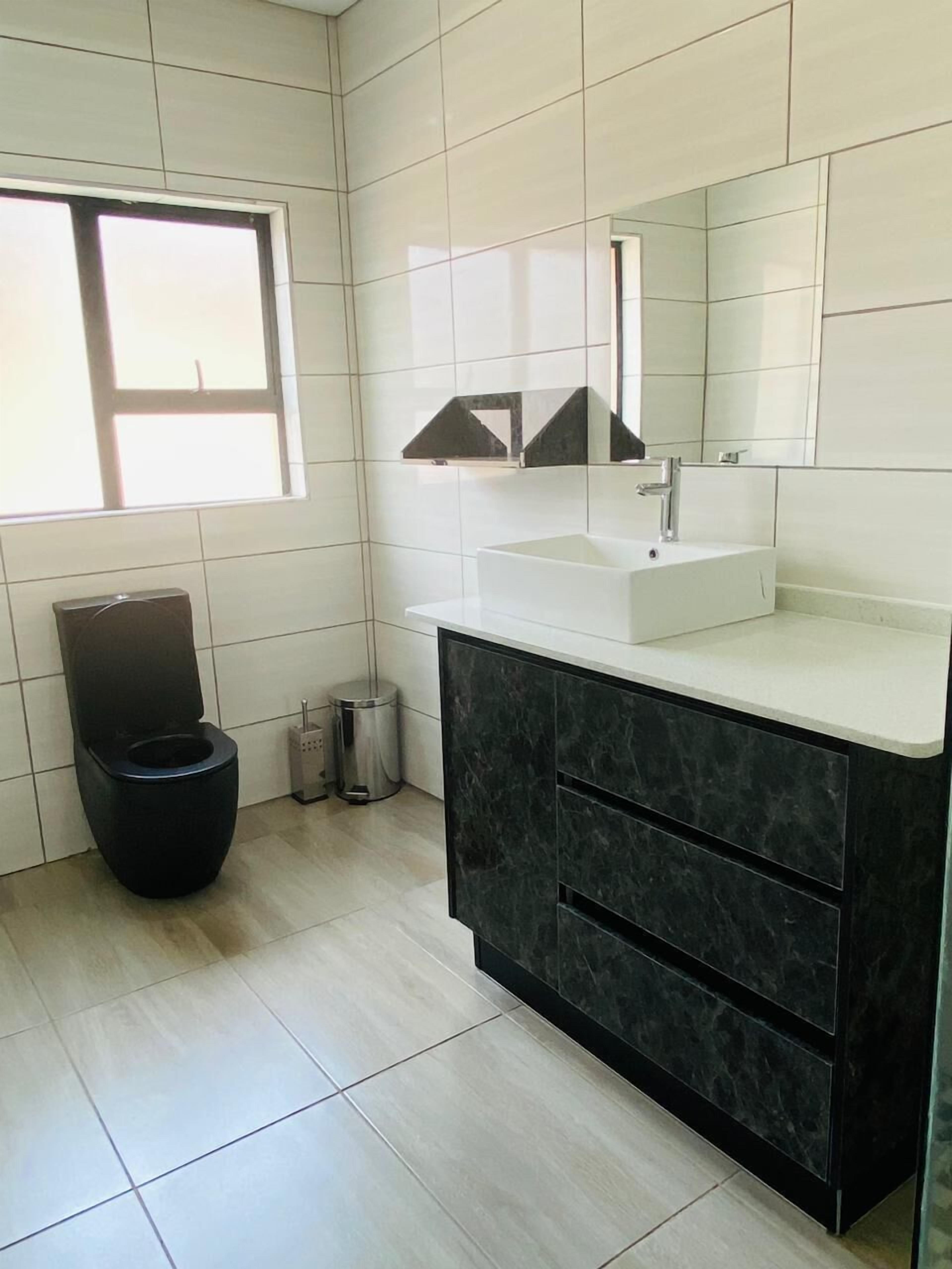 Chambre Simple Luxe, balcon, vue jardin | Salle de bain