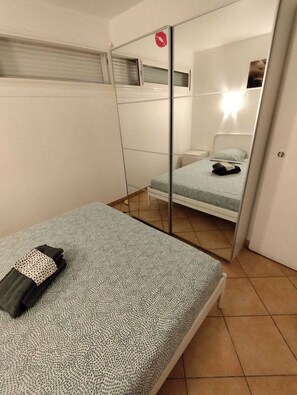 1 室のベッドルーム、アイロン / アイロン台、WiFi、ベッドシーツ