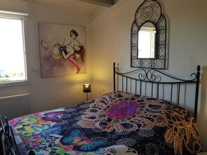 2 soverom, strykejern/-brett, wi-fi og sengetøy