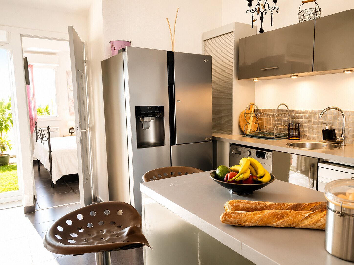 Refrigerador, microondas, horno y lavavajillas 