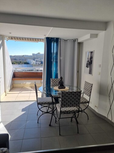 Naturiste Cap d'Agde Port Ambonne 204