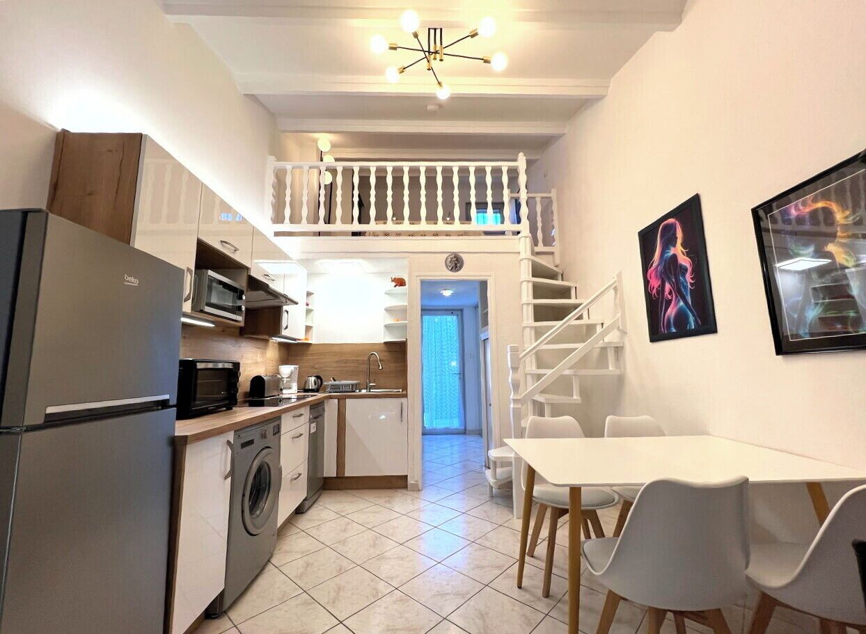 Fridge, microwave, dishwasher, coffee/tea maker