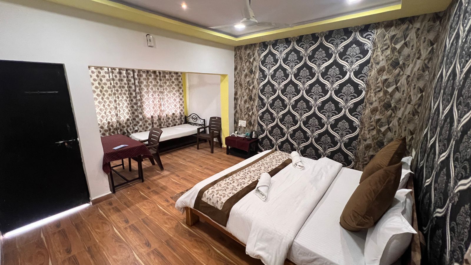 Superior Triple Room, Garden View | Laptop workspace