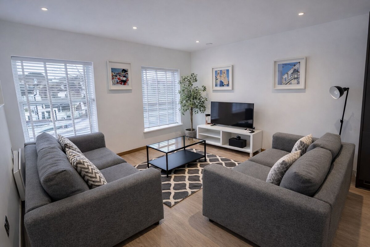 Standard Apartment, 1 Bedroom | Living area | Flat-screen TV