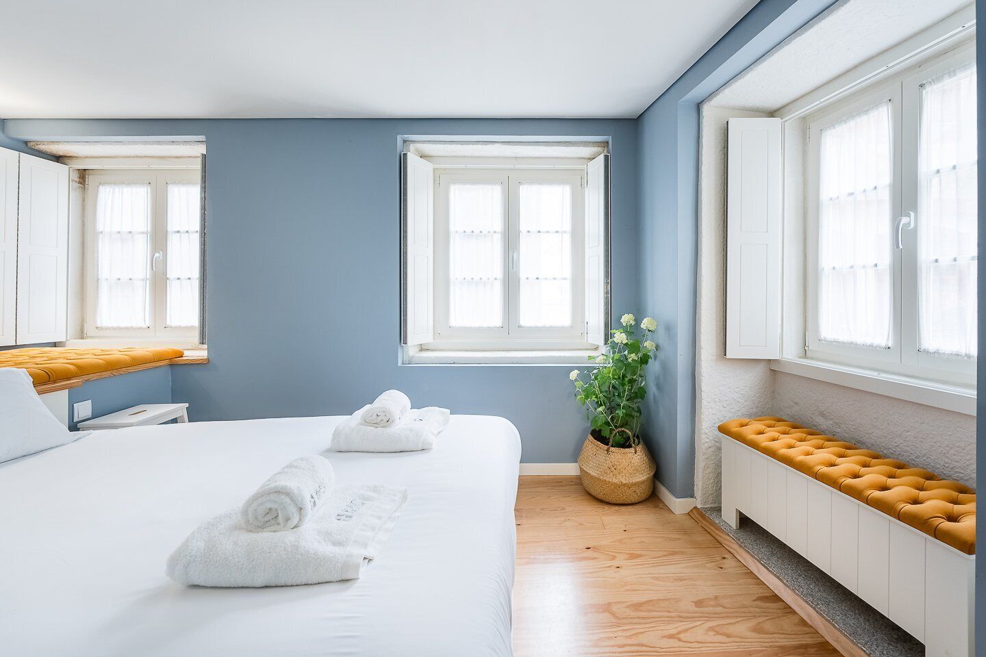 Fer et planche à repasser, accès Internet, draps fournis