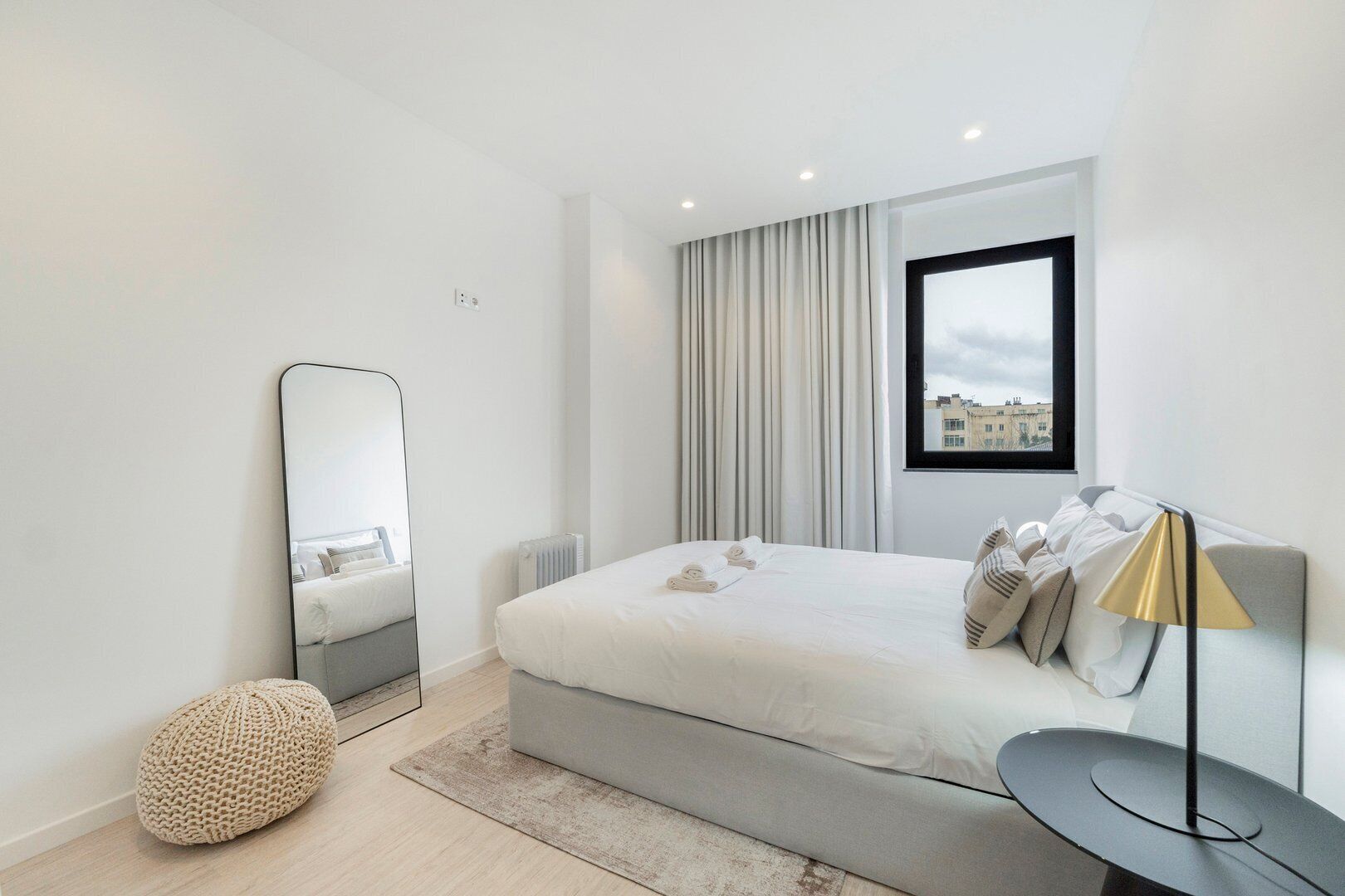 1 bedroom, iron/ironing board, internet, bed sheets