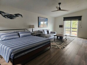 3 bedrooms, desk, free WiFi, bed sheets