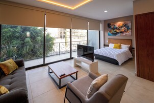 1 habitación, minibar y cortinas blackout 