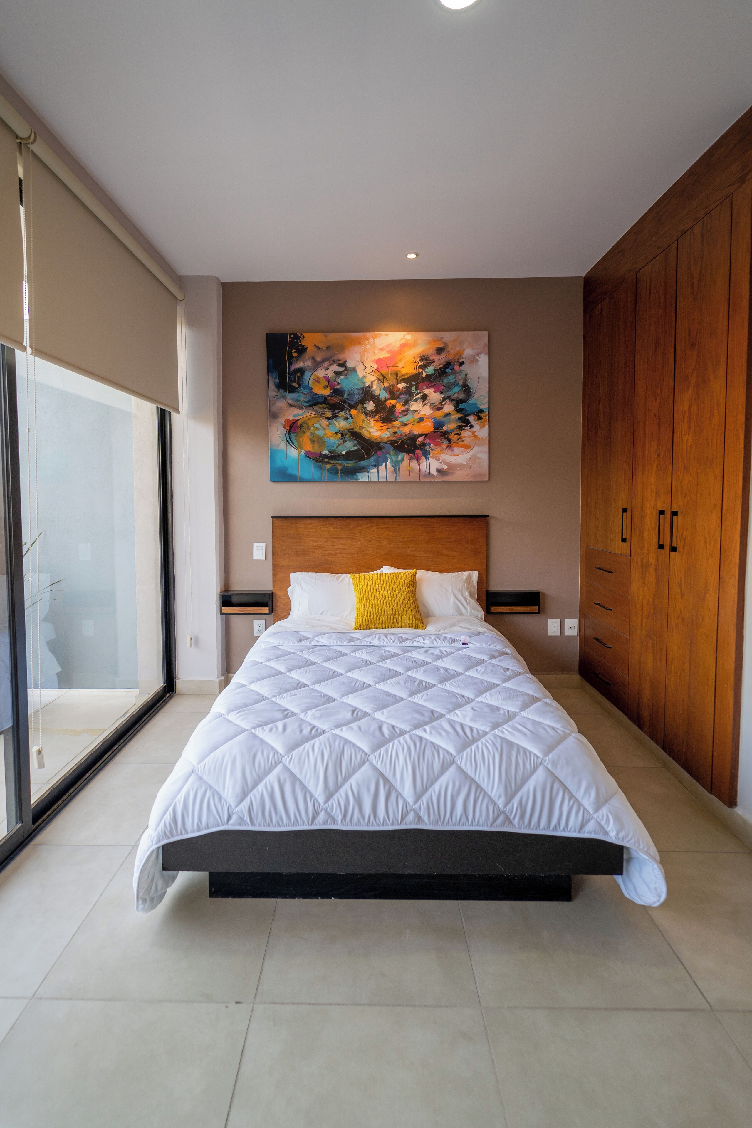 Suíte superior | 1 quarto, frigobar, cortinas blackout, ferros/tábuas de passar roupa