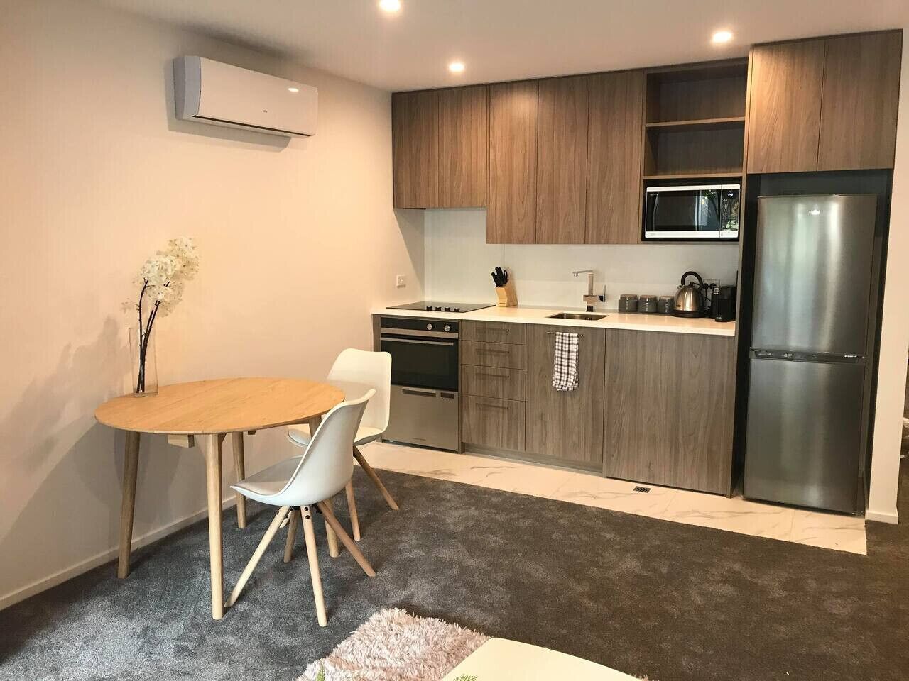 Refrigerador, microondas, horno, placa de cocina