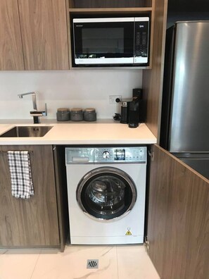 Interior - Central Apartment Stone Throw From Hospital (Christchurch)