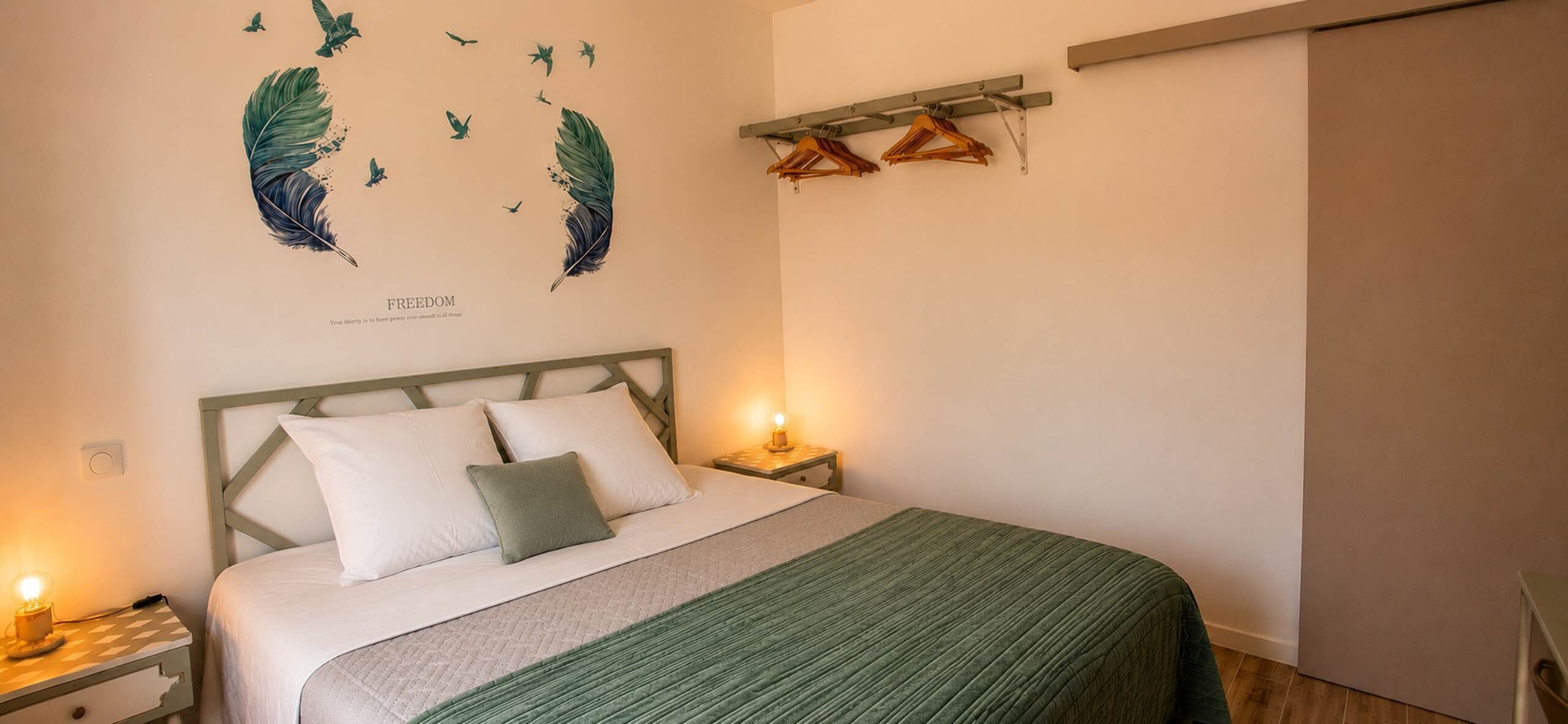 2 bedrooms, iron/ironing board, travel cot, free WiFi