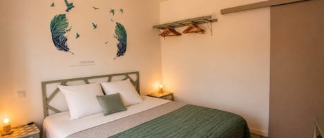2 bedrooms, iron/ironing board, travel cot, free WiFi