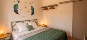 2 bedrooms, iron/ironing board, travel cot, free WiFi