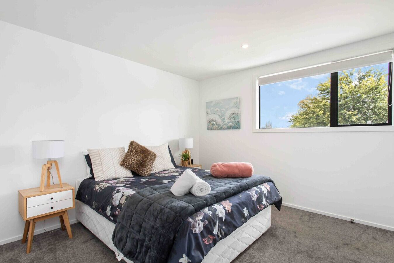 1 多间卧室、办公桌、熨斗/熨衣板、WiFi