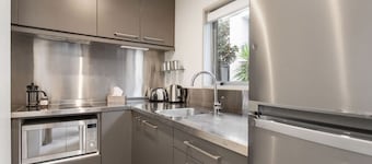 Executive City Pad Free Basement Park CBD 3 Mins