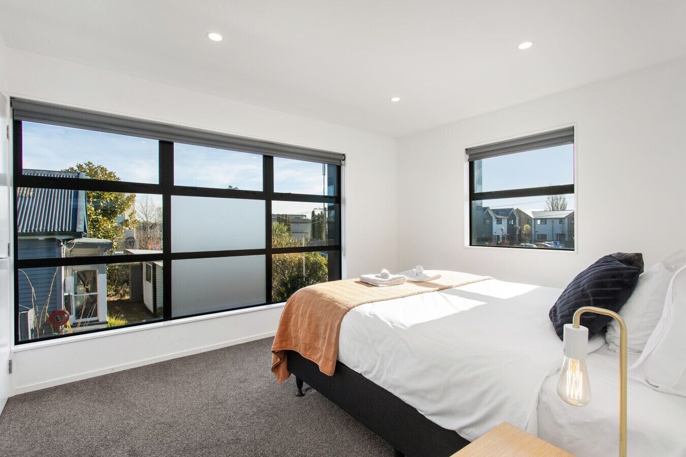 2 bedrooms, desk, iron/ironing board, WiFi