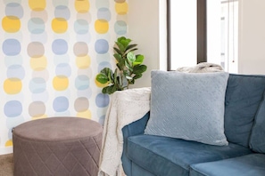 Smart TV - Prime CBD Hospital Location Plus Garage 2Bdrms (Christchurch)