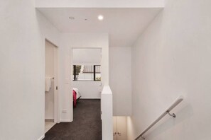 Interior - Funky Spacious 2Bdrms 2Bthrms Free Covered Park. (Christchurch)