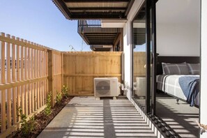 3 bedrooms, desk, iron/ironing board, WiFi