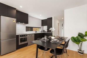 Fridge, microwave, oven, stovetop