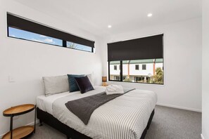 3 soverom, skrivebord, strykejern/-brett og wi-fi