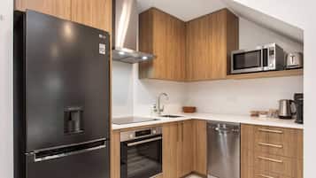 Refrigerador, microondas, horno, placa de cocina