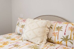 2 bedrooms, desk, iron/ironing board, WiFi