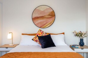 2 bedrooms, desk, iron/ironing board, WiFi