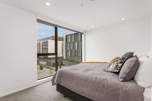 2 dormitorios, escritorio, tabla de planchar con plancha y wifi gratis