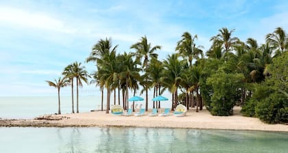 Marathon Beachfront | King Bed + Veranda