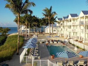 Pool - Marathon Beachfront | 2BR, Veranda + 2 Luxe Baths (Marathon)