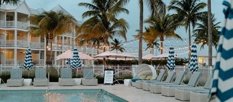 Marathon Beachfront | 2BR, Veranda + 2 Luxe Baths