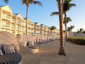 Property grounds - Marathon Beachfront Suite | 1BR Veranda +Luxe Bath (Marathon)