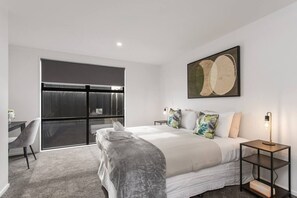 2 chambres, fer et planche à repasser, accès au Wi-Fi (inclus)