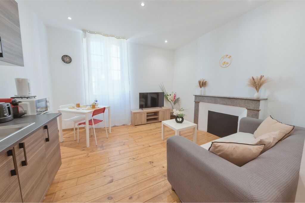 Smart TV, books, offices