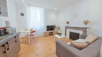 Smart TV, books, offices