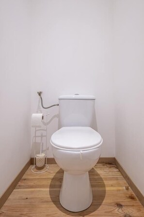 Shower, hair dryer, towels - Le Joyau de Pau : Standing, Centre & Parking (2p) (Pau)