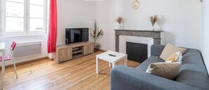 Smart TV, books, offices - Le Joyau de Pau : Standing, Centre & Parking (2p) (Pau)