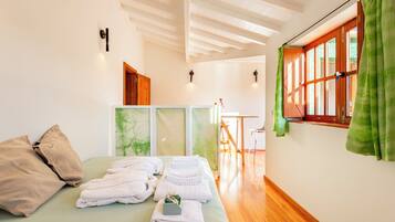 2 bedrooms, iron/ironing board, travel crib, WiFi