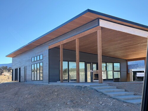 #52 Star-Gazing A-frame cabin, King Bed, No Pets, Bathroom at Bath house